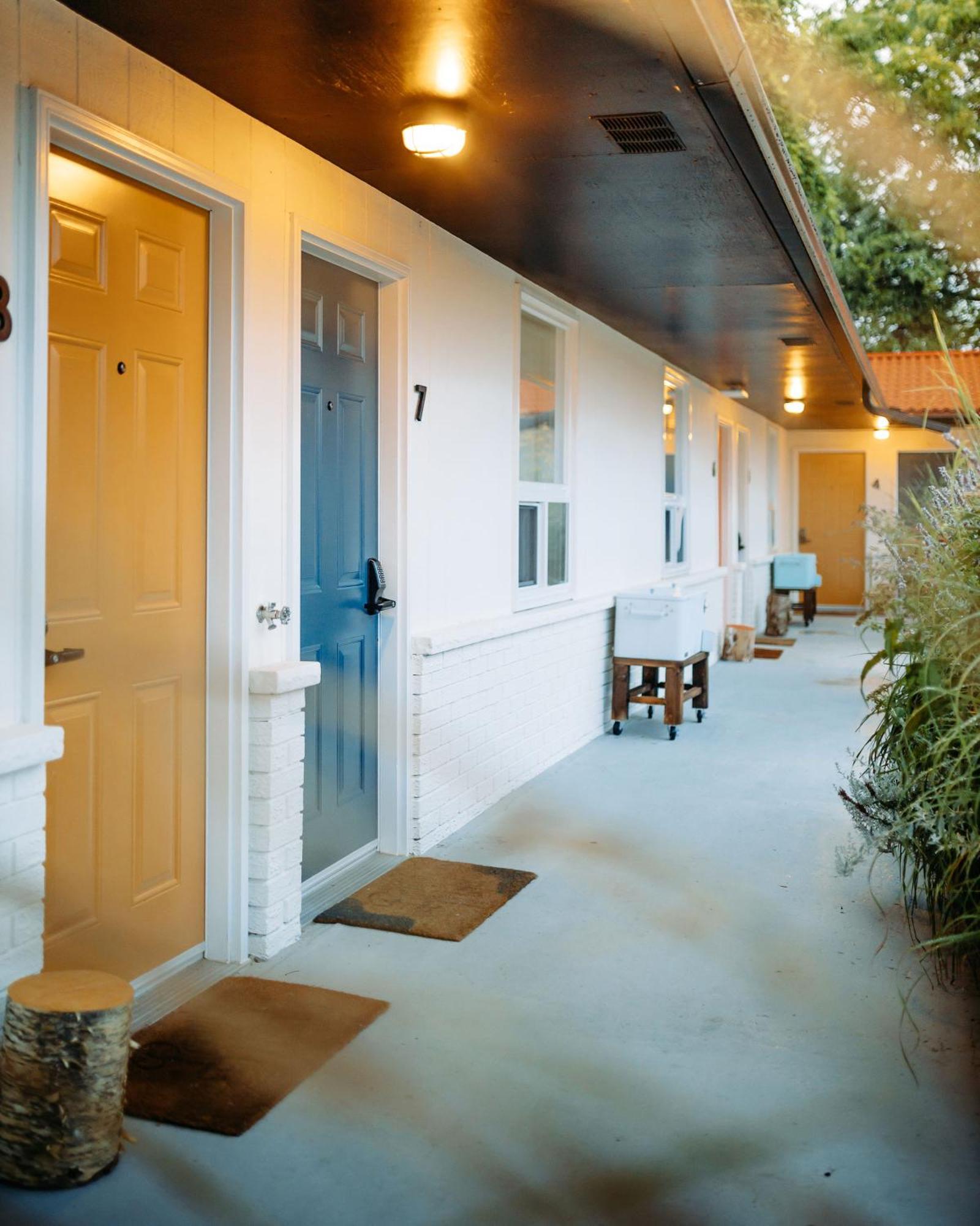 Penny'S Motel Thornbury Exterior foto